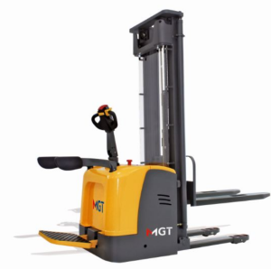 Empilhadeira Elétrica | MEE 1,5 t x 5600 (com plataforma)